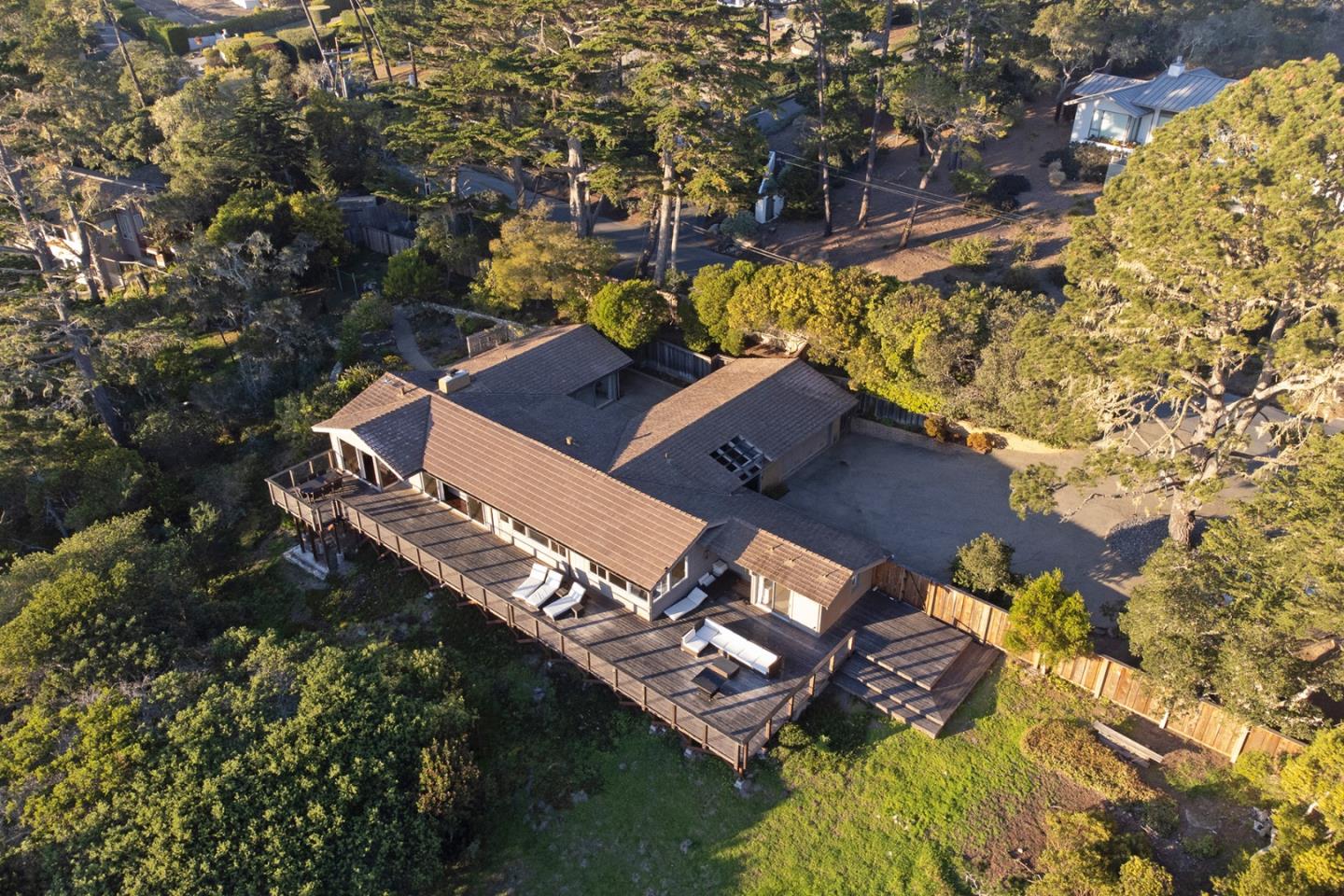 Detail Gallery Image 3 of 28 For 1278 Padre Ln, Pebble Beach,  CA 93953 - 3 Beds | 4 Baths