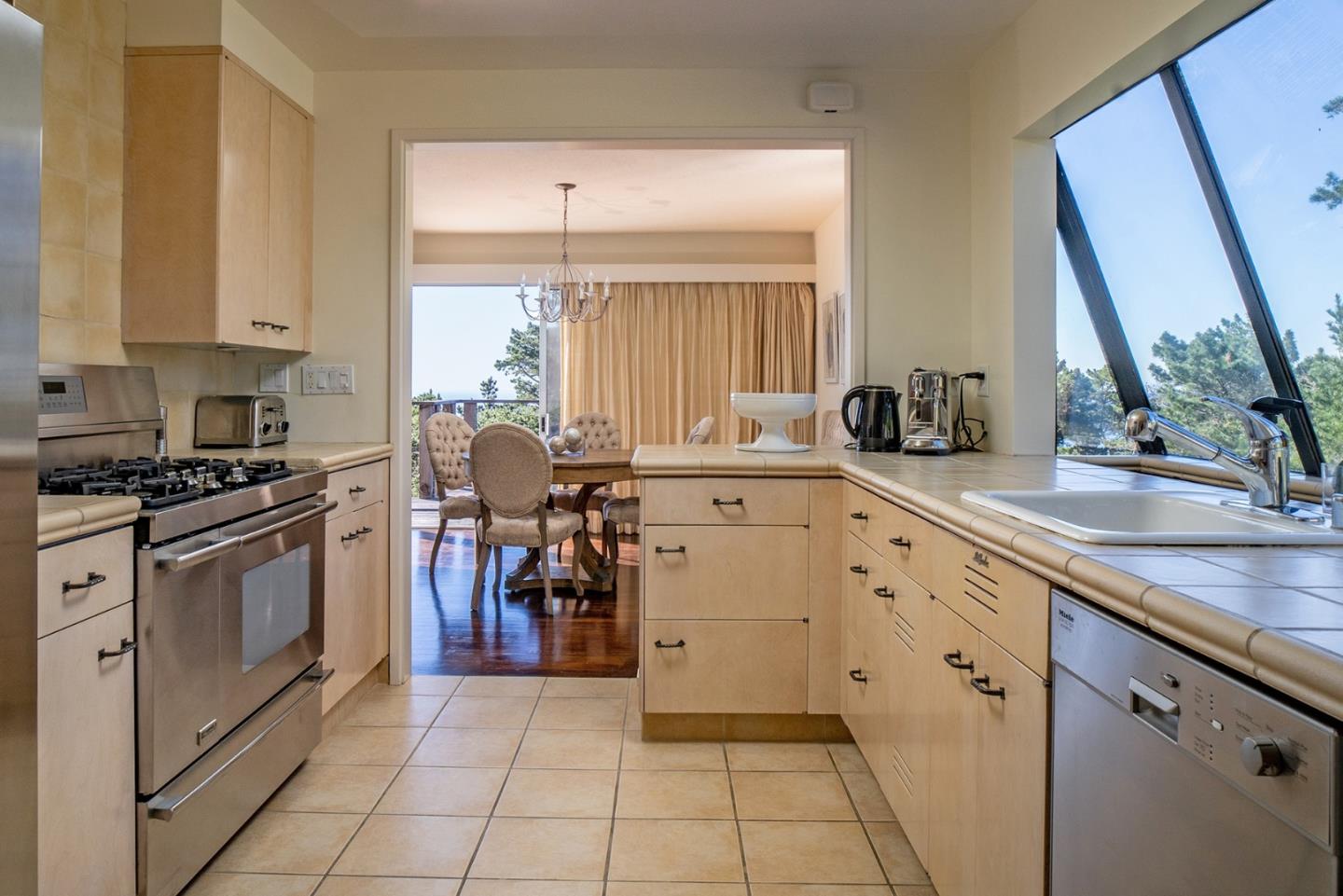 Detail Gallery Image 7 of 28 For 1278 Padre Ln, Pebble Beach,  CA 93953 - 3 Beds | 4 Baths