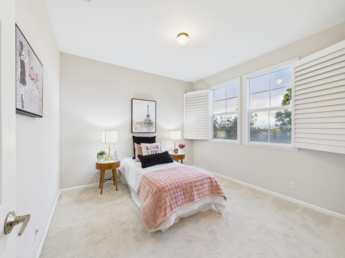 Detail Gallery Image 14 of 18 For 294 Meadow Pine Pl, San Jose,  CA 95125 - 4 Beds | 3 Baths