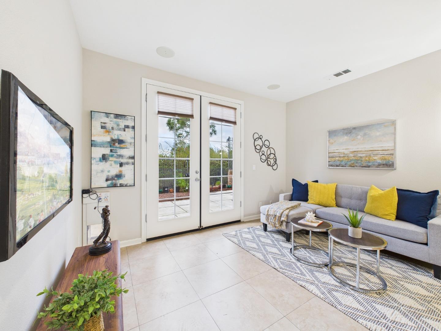 Detail Gallery Image 15 of 18 For 294 Meadow Pine Pl, San Jose,  CA 95125 - 4 Beds | 3 Baths