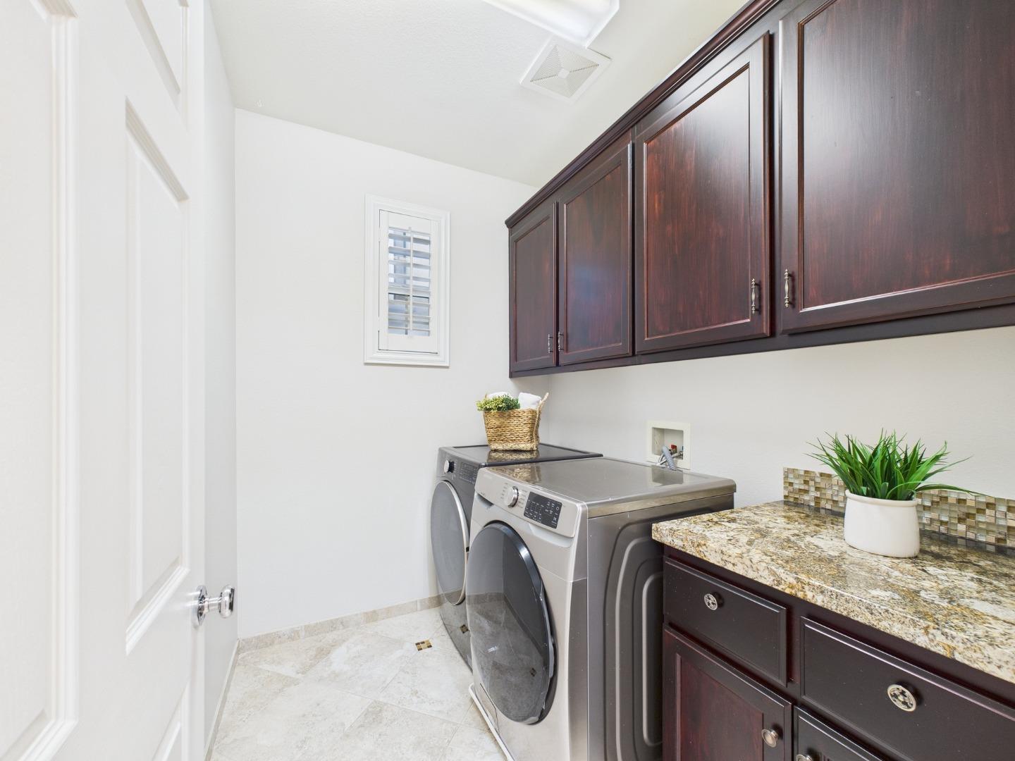 Detail Gallery Image 16 of 18 For 294 Meadow Pine Pl, San Jose,  CA 95125 - 4 Beds | 3 Baths