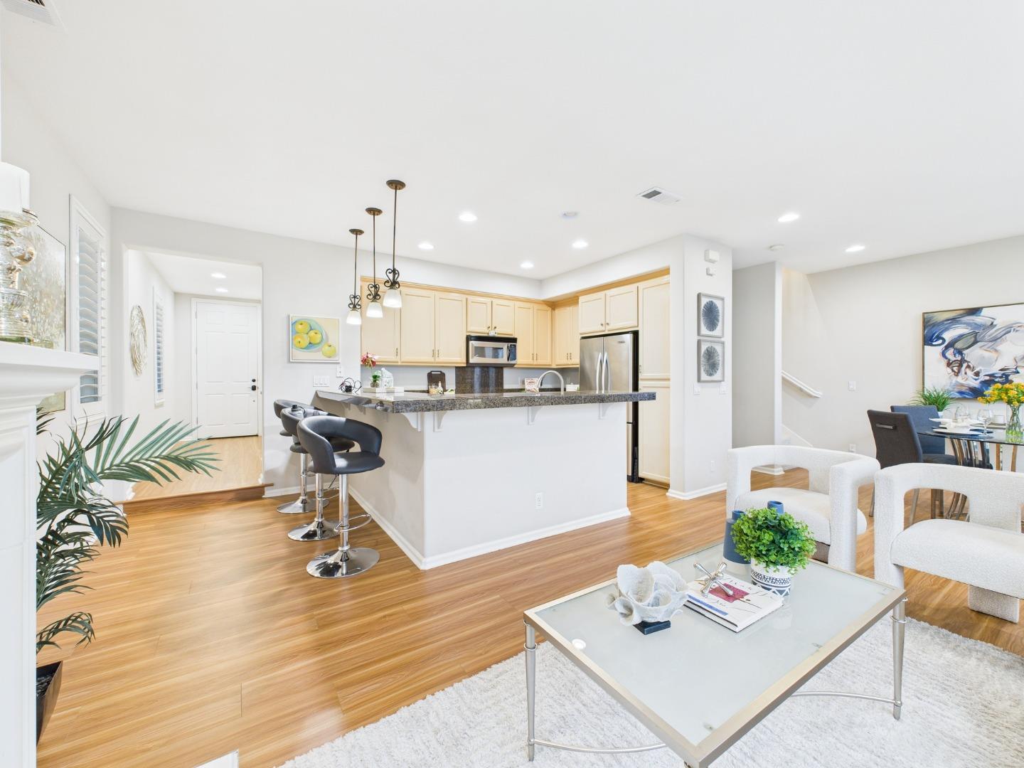 Detail Gallery Image 7 of 18 For 294 Meadow Pine Pl, San Jose,  CA 95125 - 4 Beds | 3 Baths