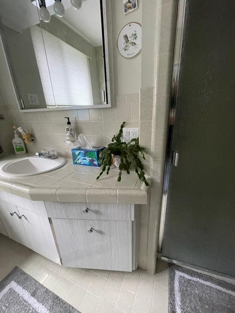 Detail Gallery Image 10 of 18 For 1379 Vista Grande, Millbrae,  CA 94030 - 3 Beds | 1/1 Baths