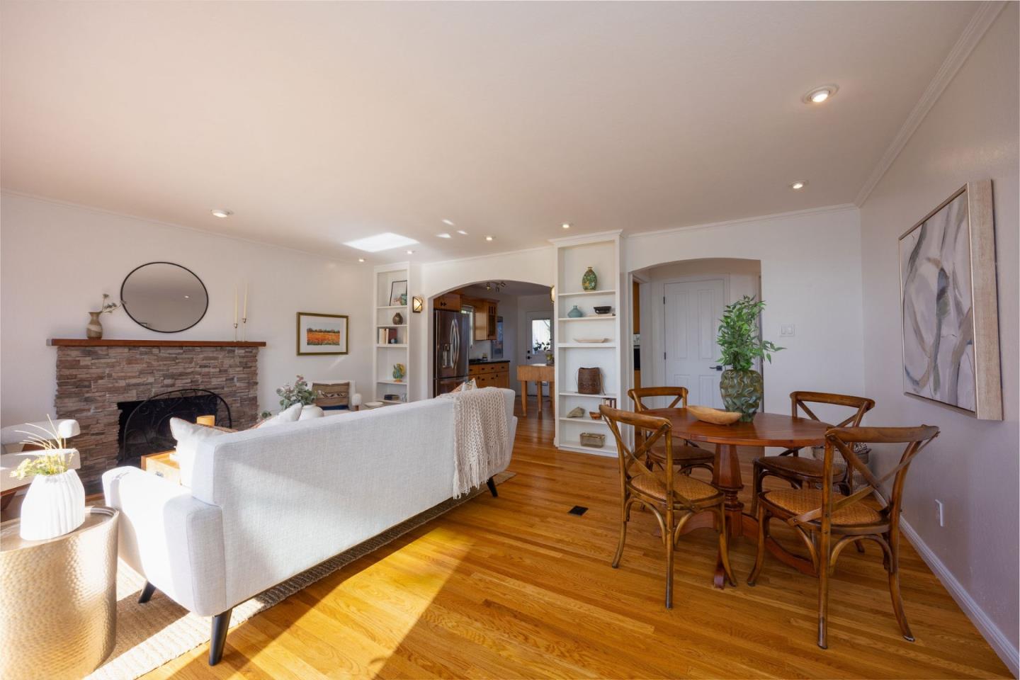 Detail Gallery Image 5 of 24 For 381 11th St, Montara,  CA 94037 - 2 Beds | 1 Baths