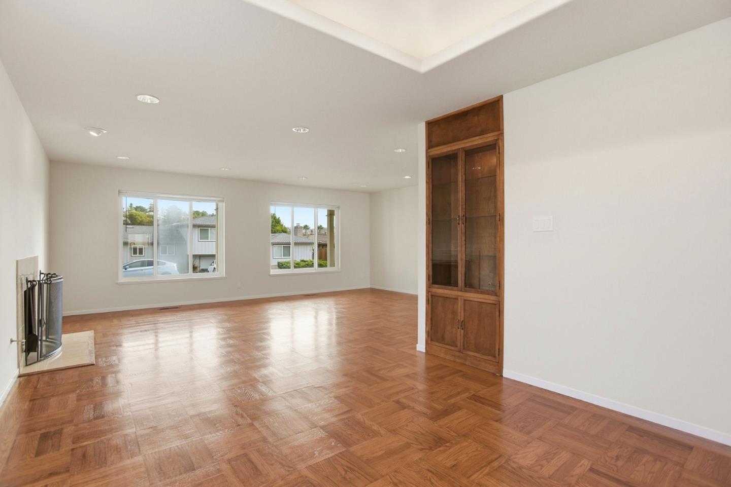 Detail Gallery Image 13 of 48 For 3300 El Sobrante St, San Mateo,  CA 94403 - 3 Beds | 2 Baths