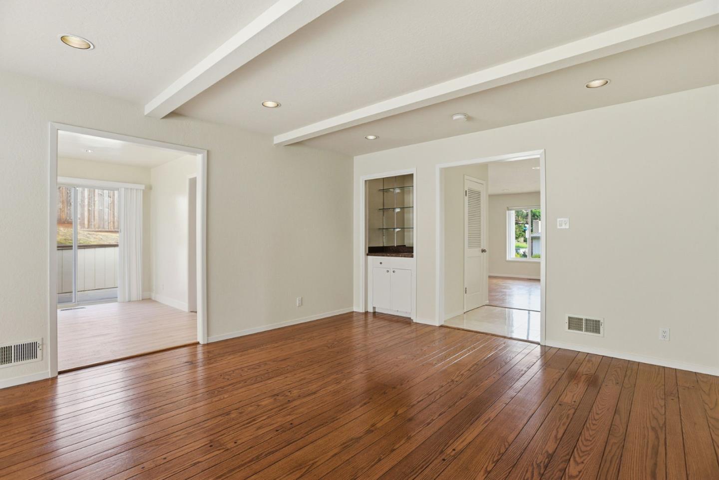 Detail Gallery Image 16 of 48 For 3300 El Sobrante St, San Mateo,  CA 94403 - 3 Beds | 2 Baths