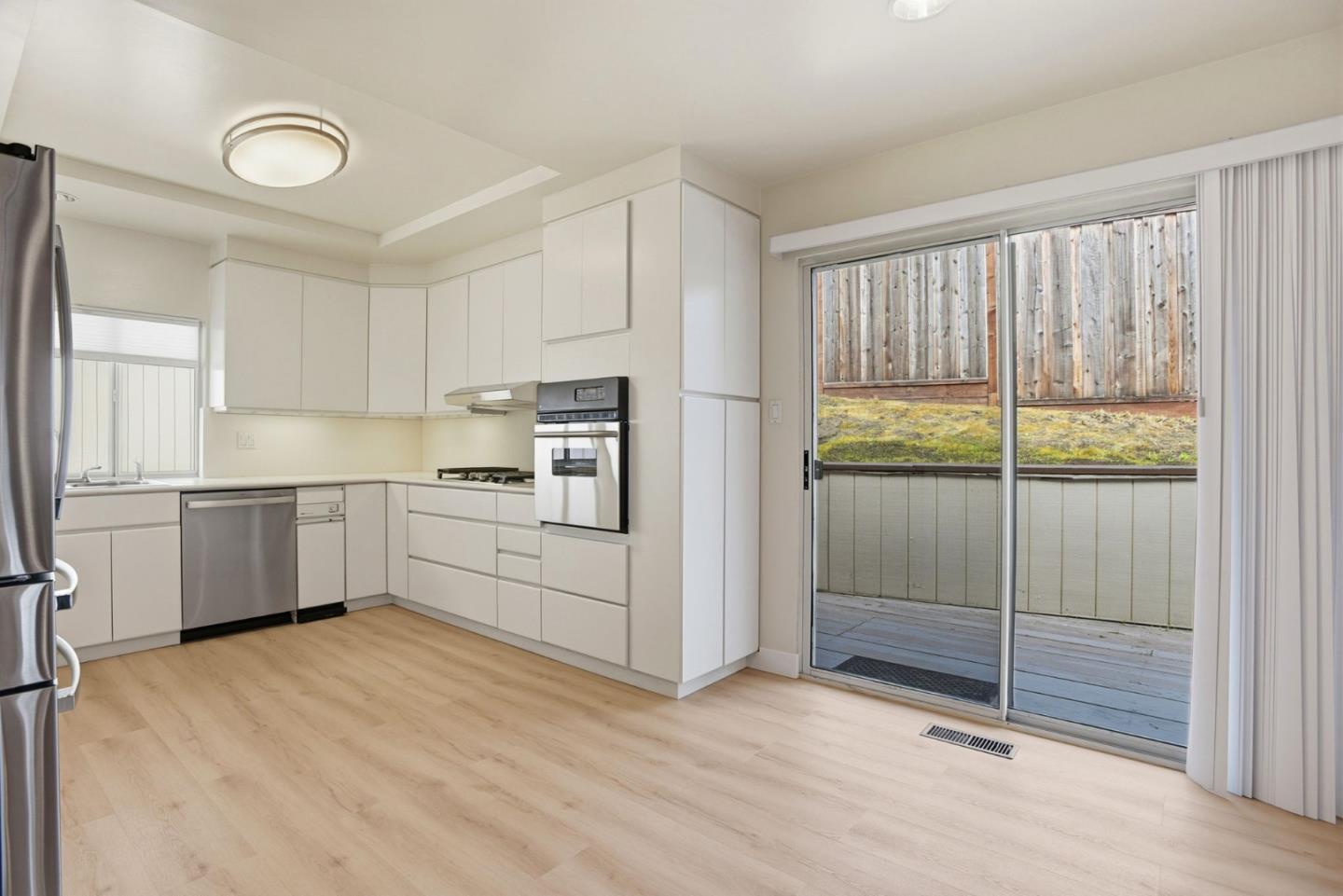 Detail Gallery Image 18 of 48 For 3300 El Sobrante St, San Mateo,  CA 94403 - 3 Beds | 2 Baths