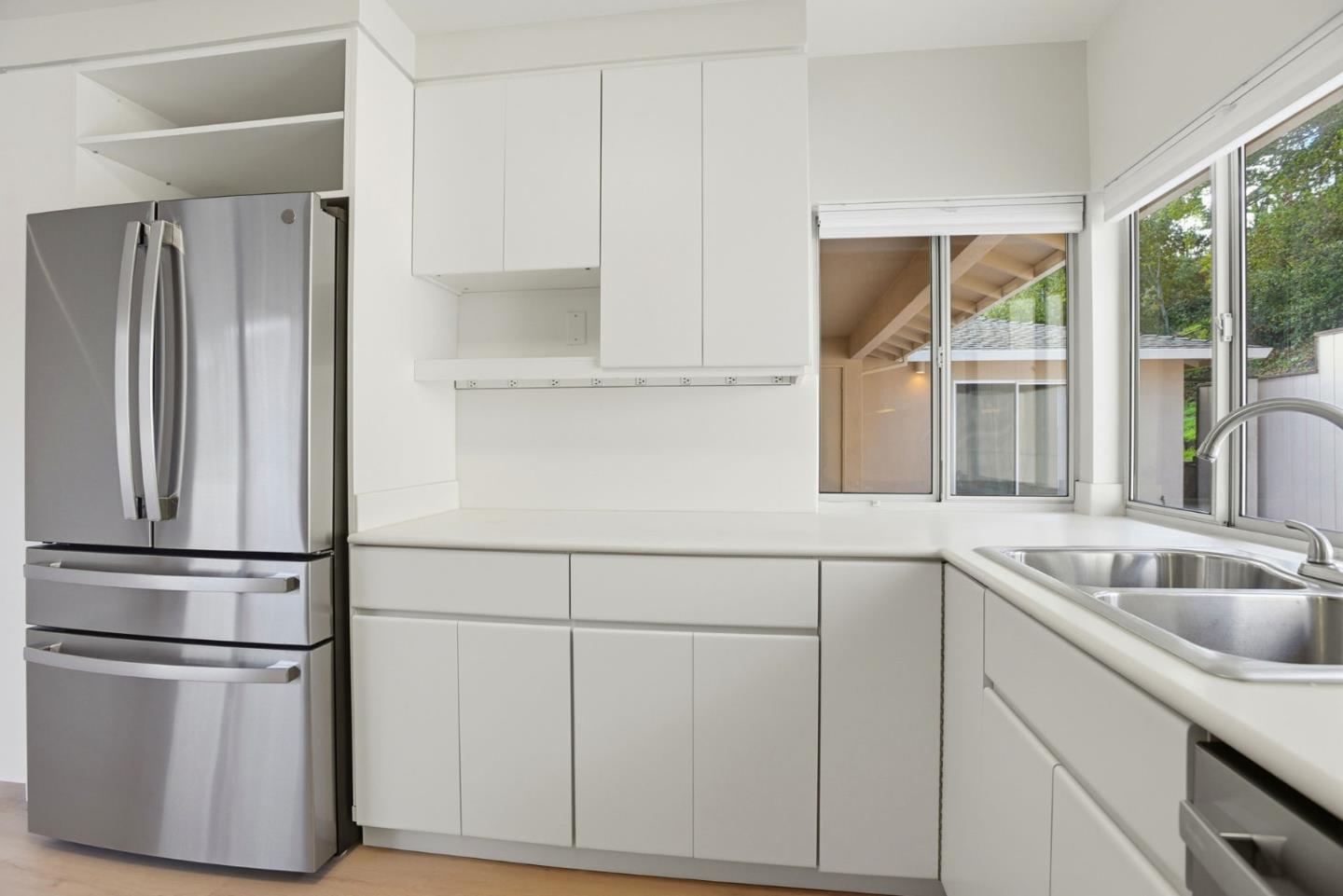 Detail Gallery Image 20 of 48 For 3300 El Sobrante St, San Mateo,  CA 94403 - 3 Beds | 2 Baths