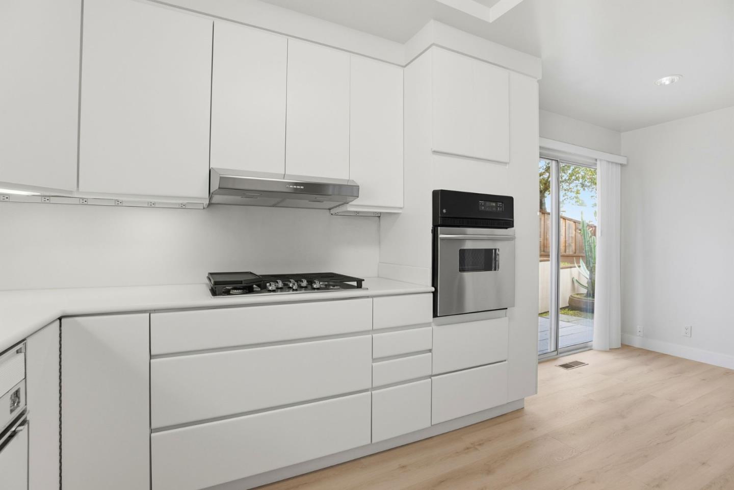 Detail Gallery Image 21 of 48 For 3300 El Sobrante St, San Mateo,  CA 94403 - 3 Beds | 2 Baths