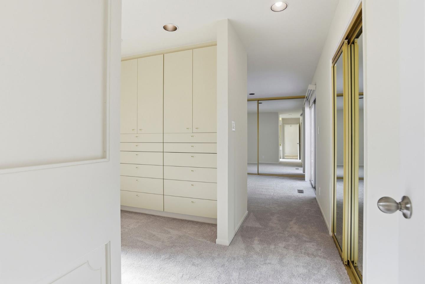 Detail Gallery Image 30 of 48 For 3300 El Sobrante St, San Mateo,  CA 94403 - 3 Beds | 2 Baths