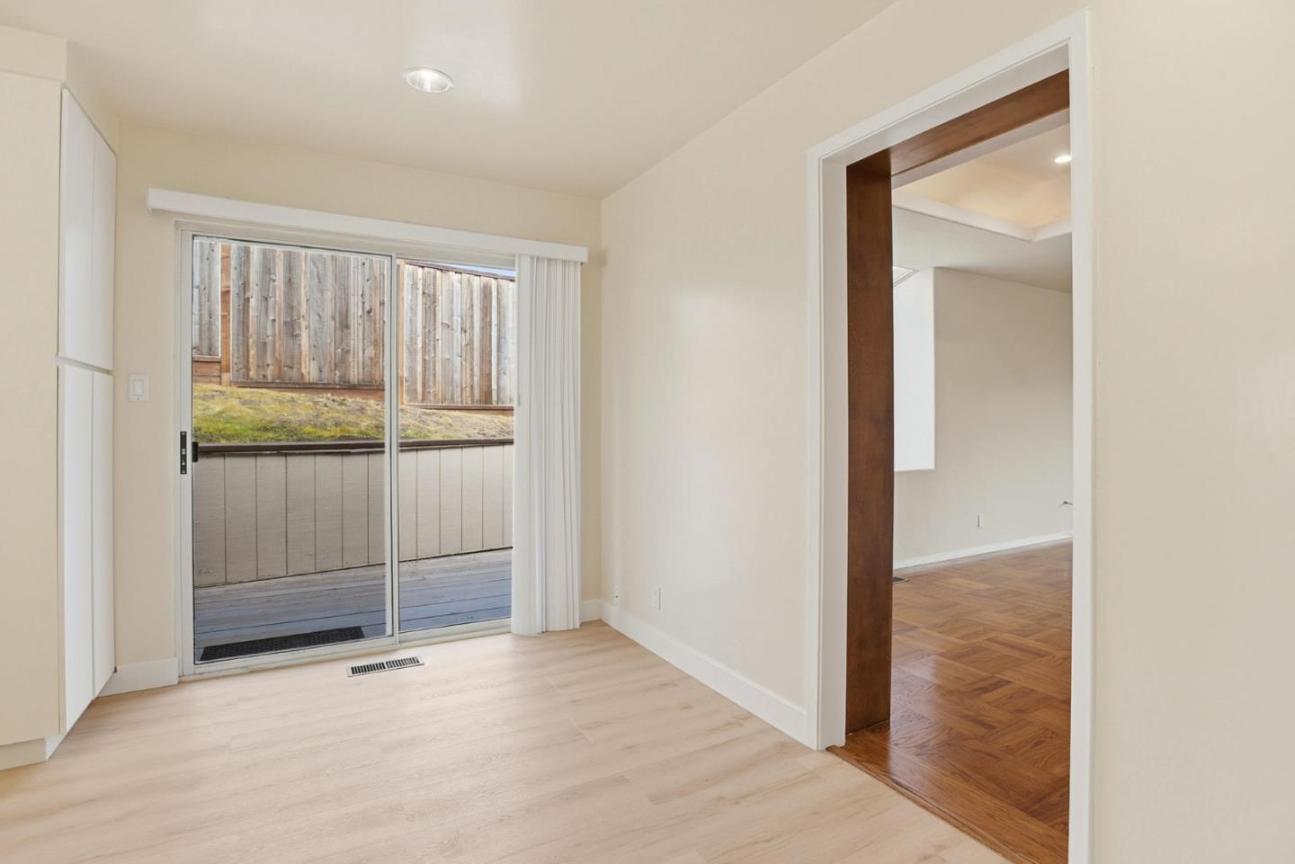 Detail Gallery Image 6 of 48 For 3300 El Sobrante St, San Mateo,  CA 94403 - 3 Beds | 2 Baths