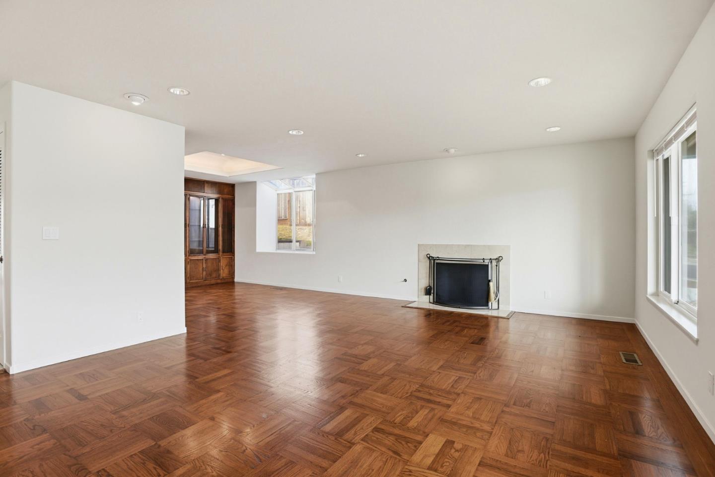 Detail Gallery Image 8 of 48 For 3300 El Sobrante St, San Mateo,  CA 94403 - 3 Beds | 2 Baths