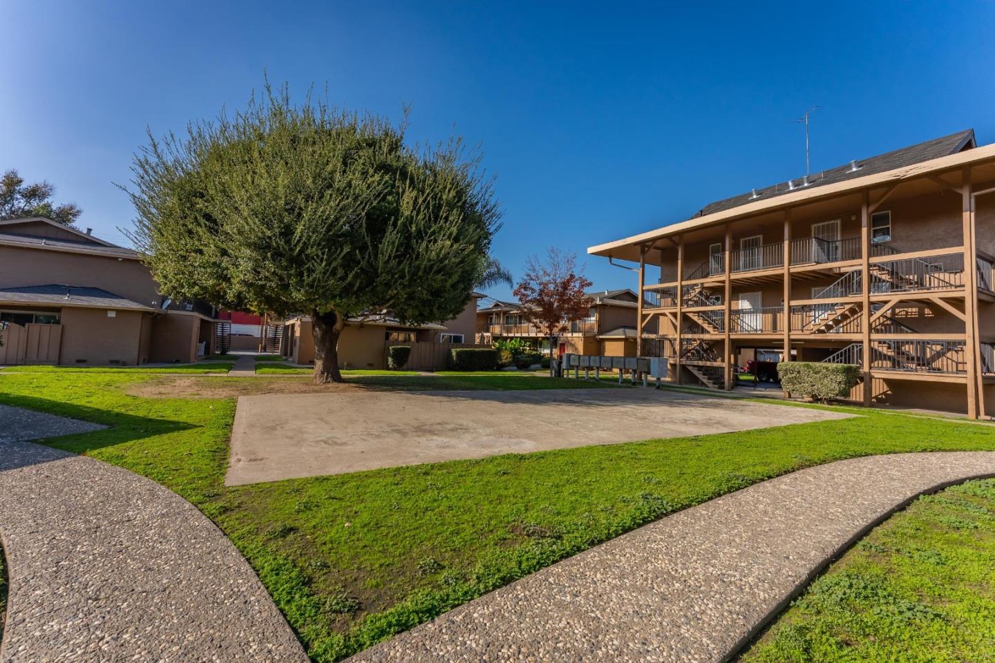 Detail Gallery Image 6 of 17 For 110 Roundtable #8 Dr, San Jose,  CA 95111 - – Beds | – Baths