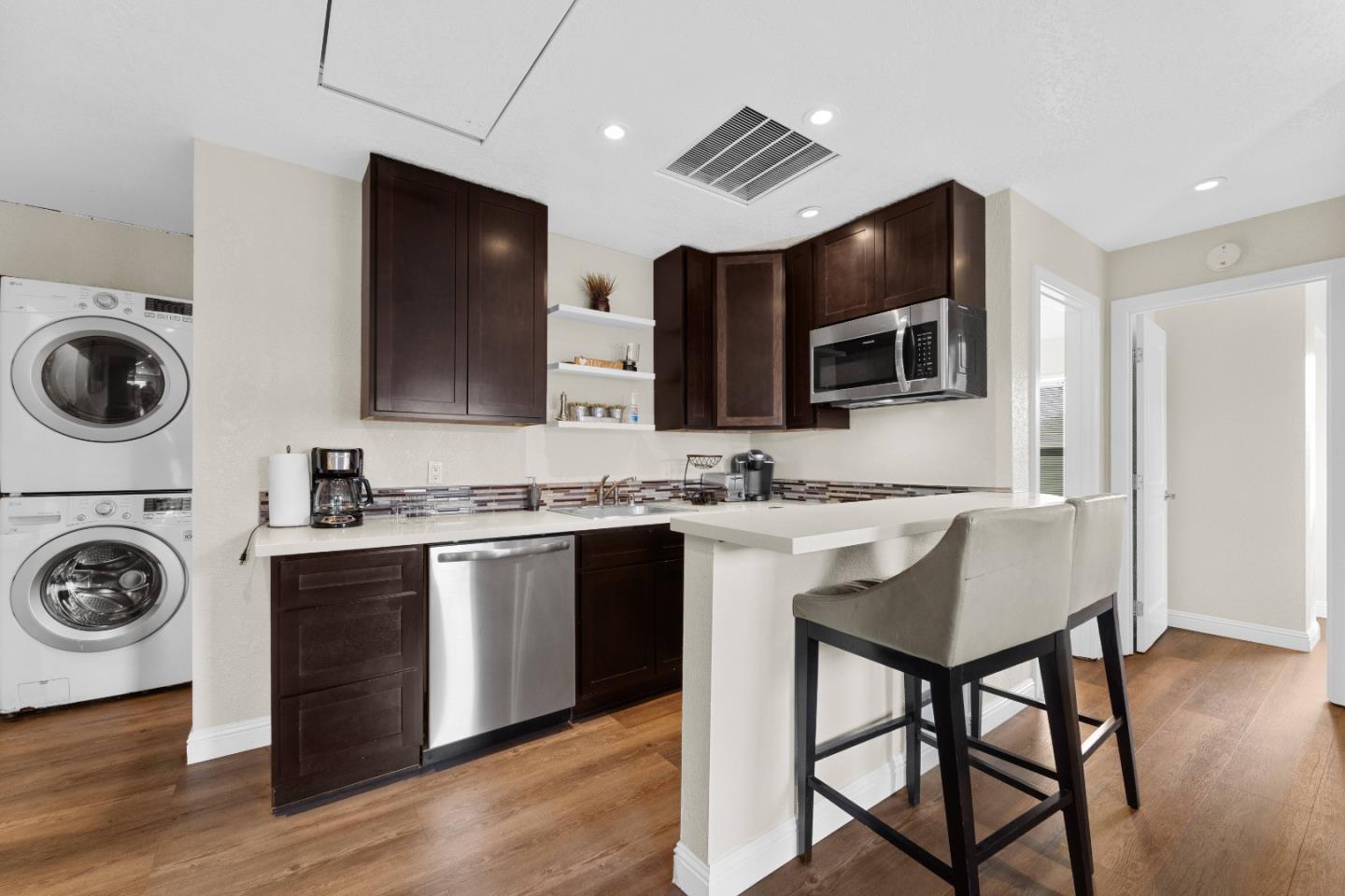 Detail Gallery Image 7 of 40 For 1131 Luchessi Dr, San Jose,  CA 95118 - – Beds | – Baths