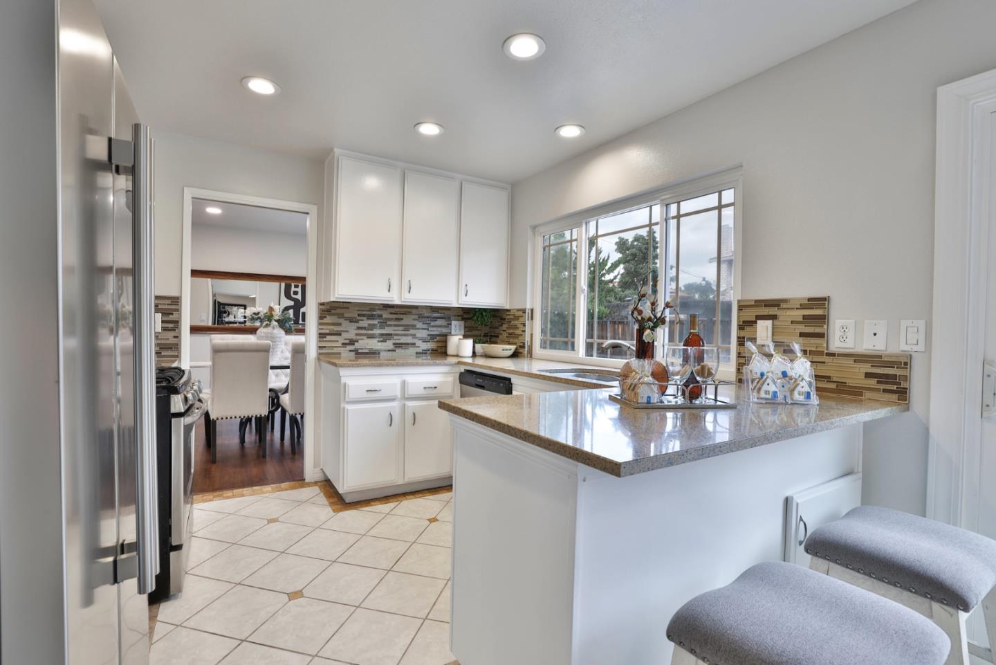 Detail Gallery Image 11 of 32 For 1967 Cape Hilda Pl, San Jose,  CA 95133 - 4 Beds | 2/1 Baths