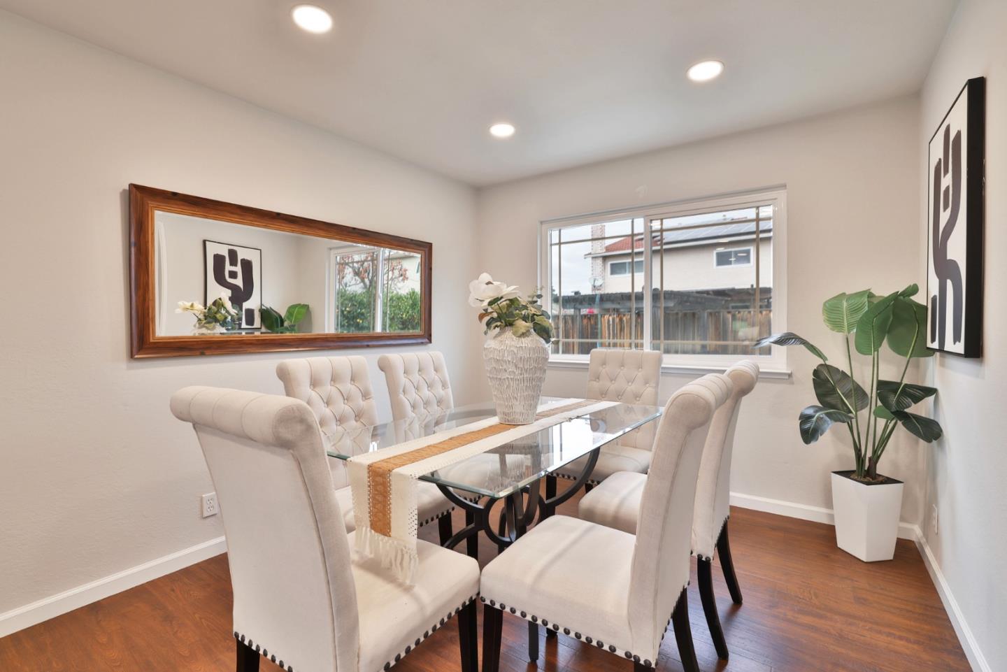 Detail Gallery Image 5 of 32 For 1967 Cape Hilda Pl, San Jose,  CA 95133 - 4 Beds | 2/1 Baths