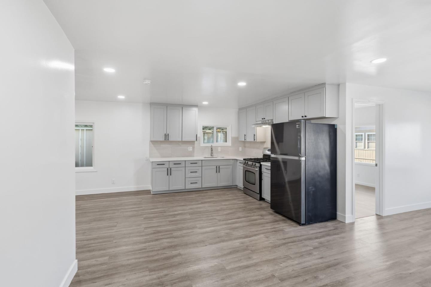 Detail Gallery Image 11 of 28 For 2151 Oakland Rd #229,  San Jose,  CA 95131 - 4 Beds | 2 Baths