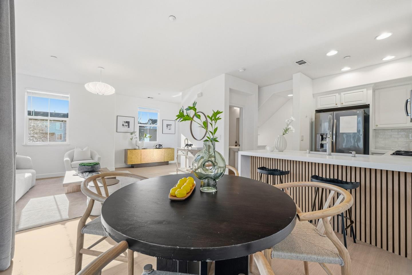 Detail Gallery Image 12 of 36 For 465 Bedford Loop, Mountain View,  CA 94043 - 2 Beds | 2/1 Baths