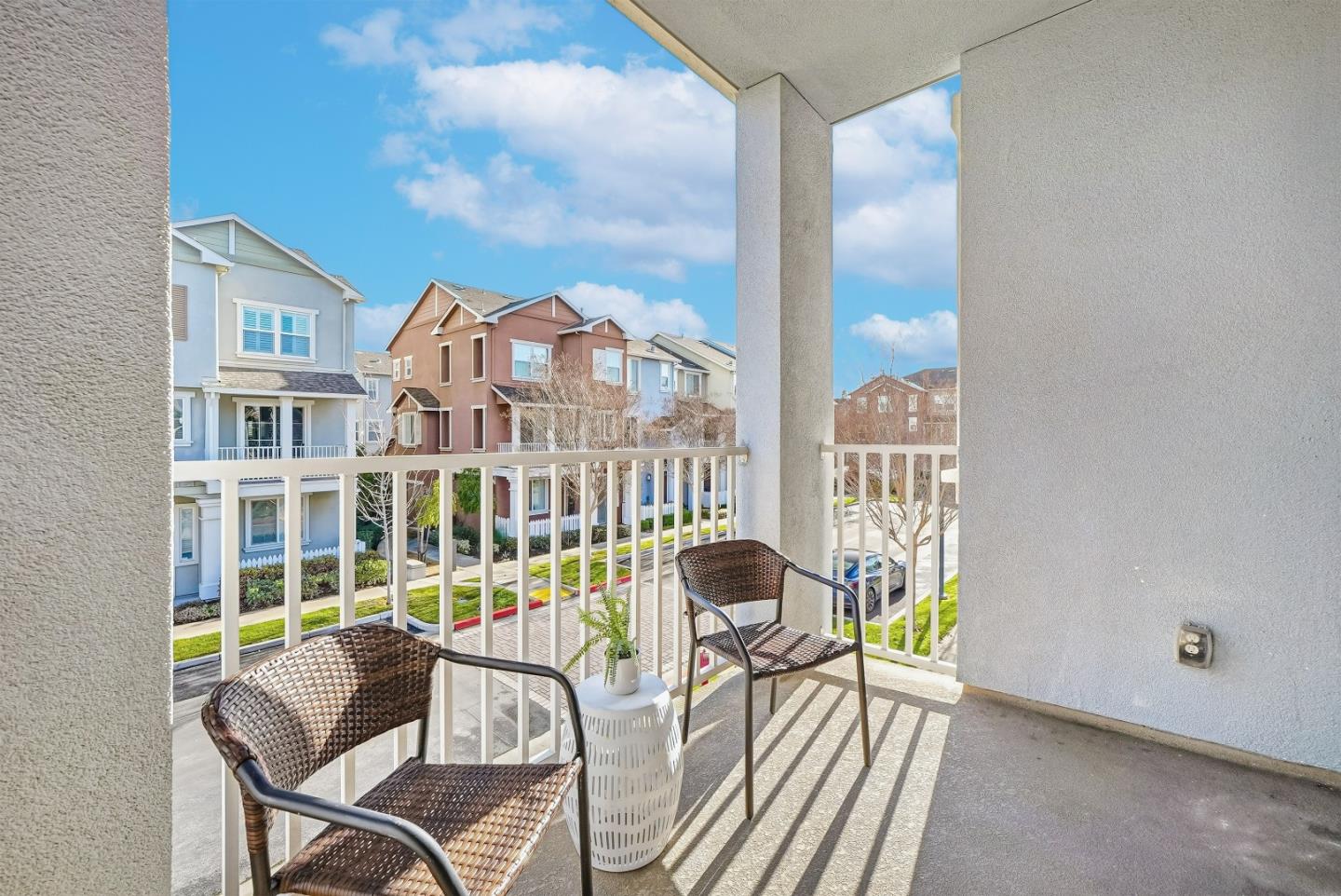 Detail Gallery Image 13 of 36 For 465 Bedford Loop, Mountain View,  CA 94043 - 2 Beds | 2/1 Baths