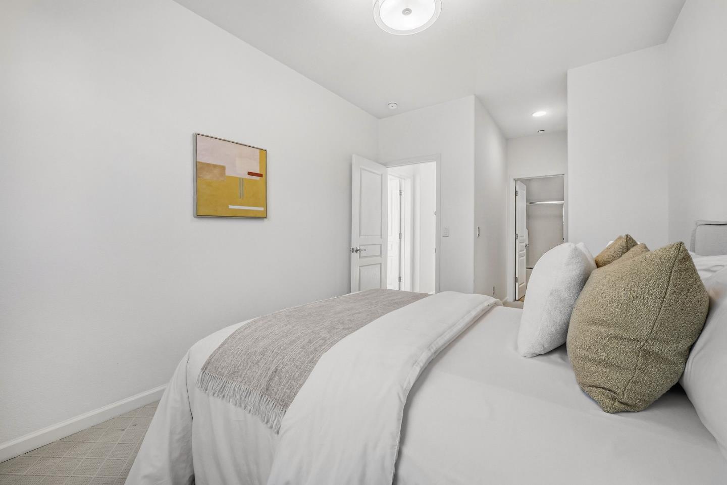 Detail Gallery Image 22 of 36 For 465 Bedford Loop, Mountain View,  CA 94043 - 2 Beds | 2/1 Baths