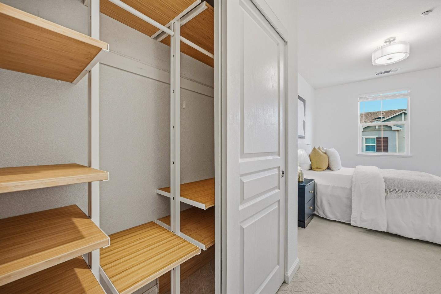 Detail Gallery Image 24 of 36 For 465 Bedford Loop, Mountain View,  CA 94043 - 2 Beds | 2/1 Baths