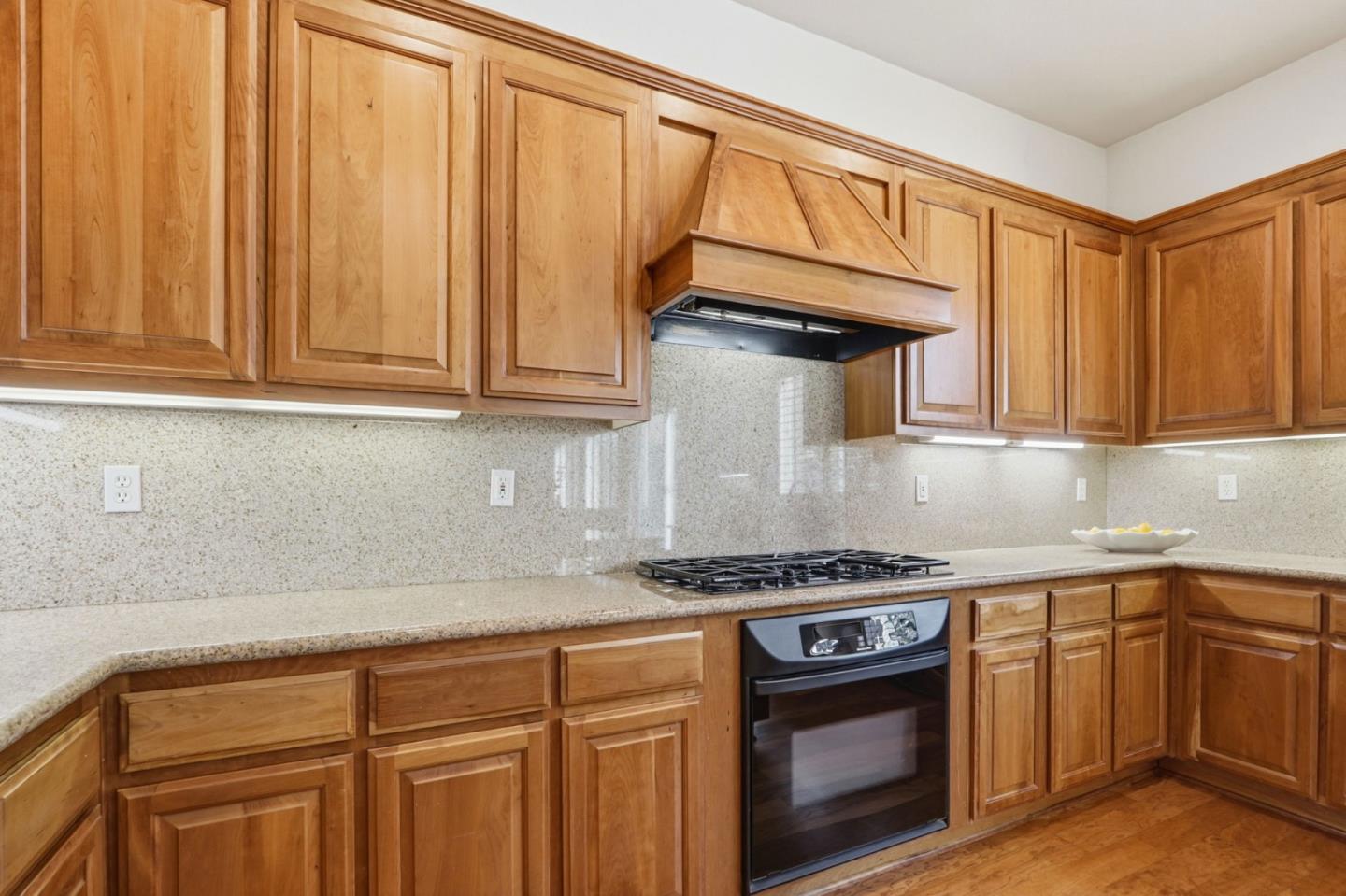 Detail Gallery Image 11 of 48 For 4157 Mystic Dr, San Jose,  CA 95124 - 5 Beds | 3 Baths