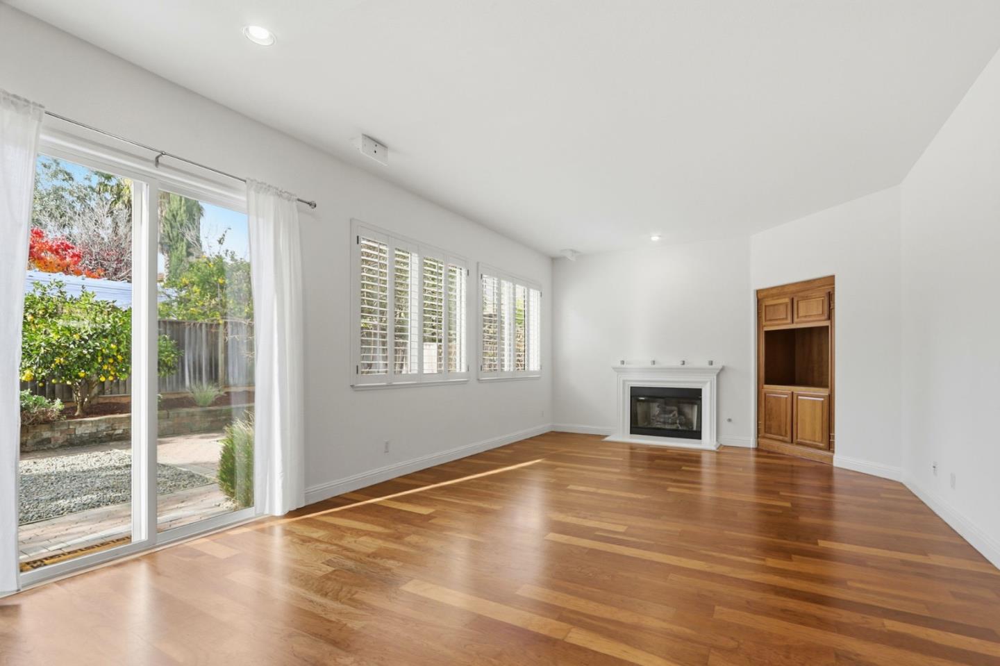 Detail Gallery Image 13 of 48 For 4157 Mystic Dr, San Jose,  CA 95124 - 5 Beds | 3 Baths