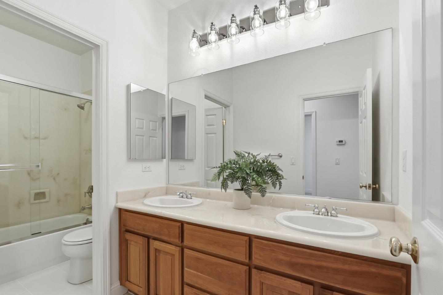 Detail Gallery Image 25 of 48 For 4157 Mystic Dr, San Jose,  CA 95124 - 5 Beds | 3 Baths