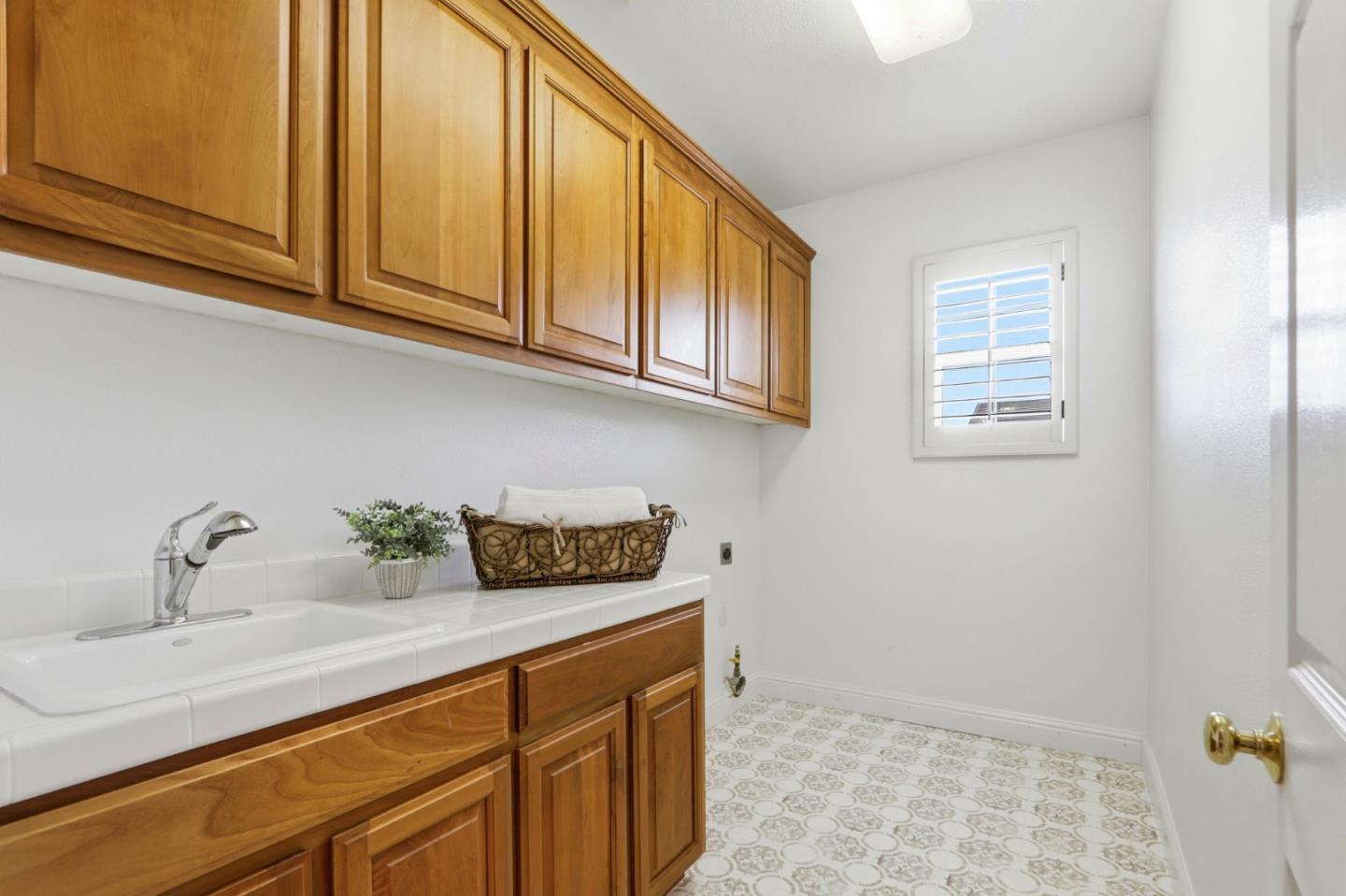 Detail Gallery Image 39 of 48 For 4157 Mystic Dr, San Jose,  CA 95124 - 5 Beds | 3 Baths