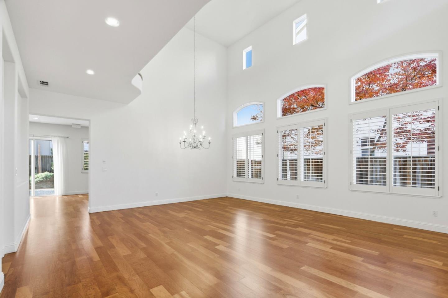 Detail Gallery Image 5 of 48 For 4157 Mystic Dr, San Jose,  CA 95124 - 5 Beds | 3 Baths