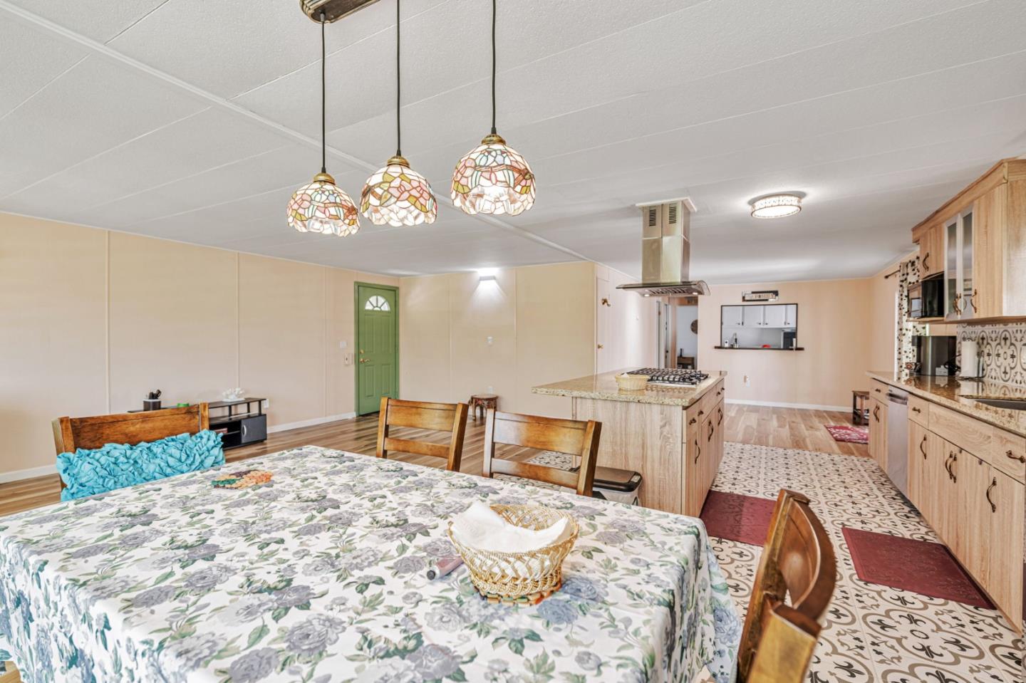 Detail Gallery Image 14 of 34 For 264 Santa Susana #0,  San Leandro,  CA 94579 - 2 Beds | 2 Baths