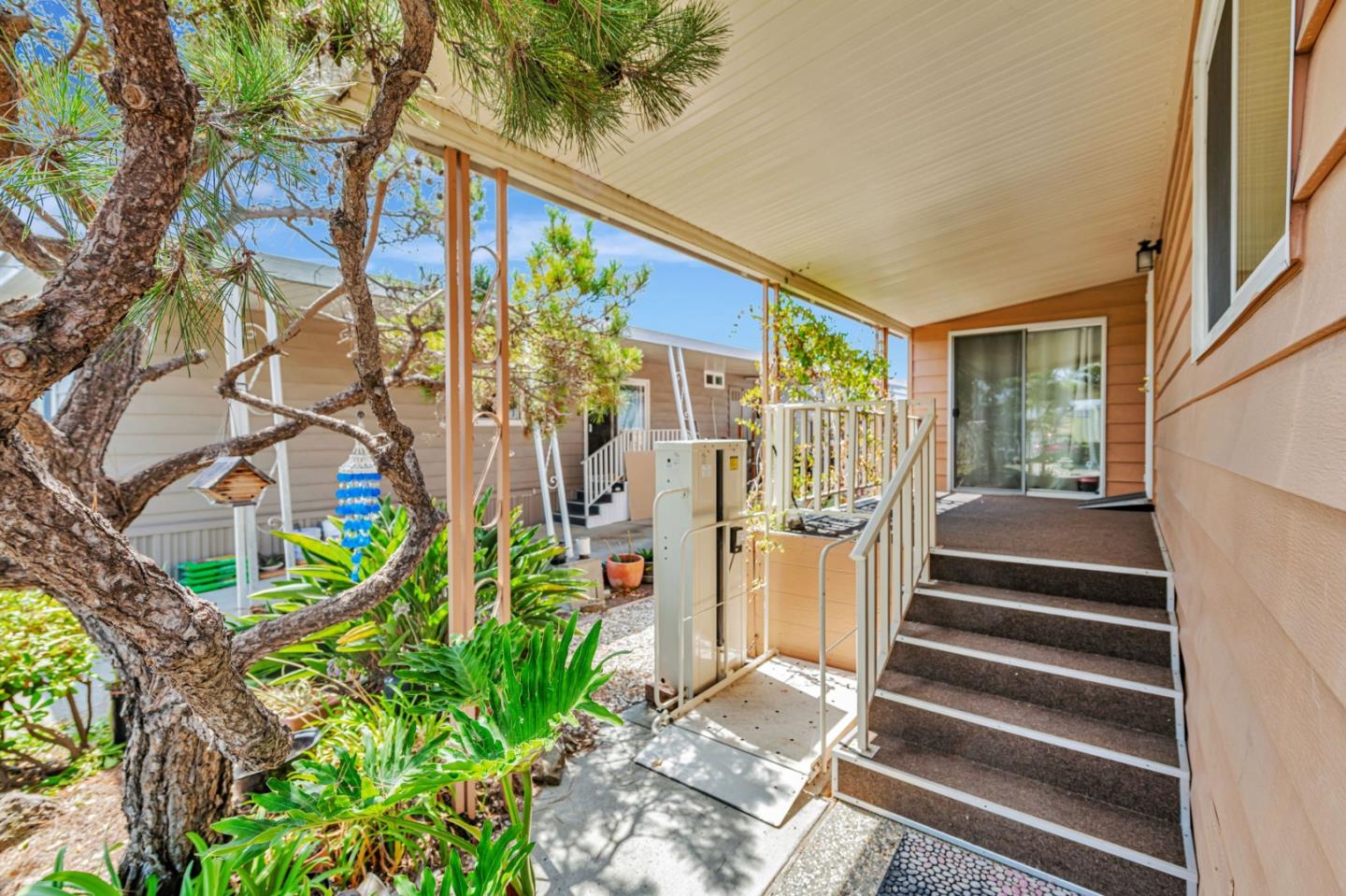 Detail Gallery Image 5 of 34 For 264 Santa Susana #0,  San Leandro,  CA 94579 - 2 Beds | 2 Baths