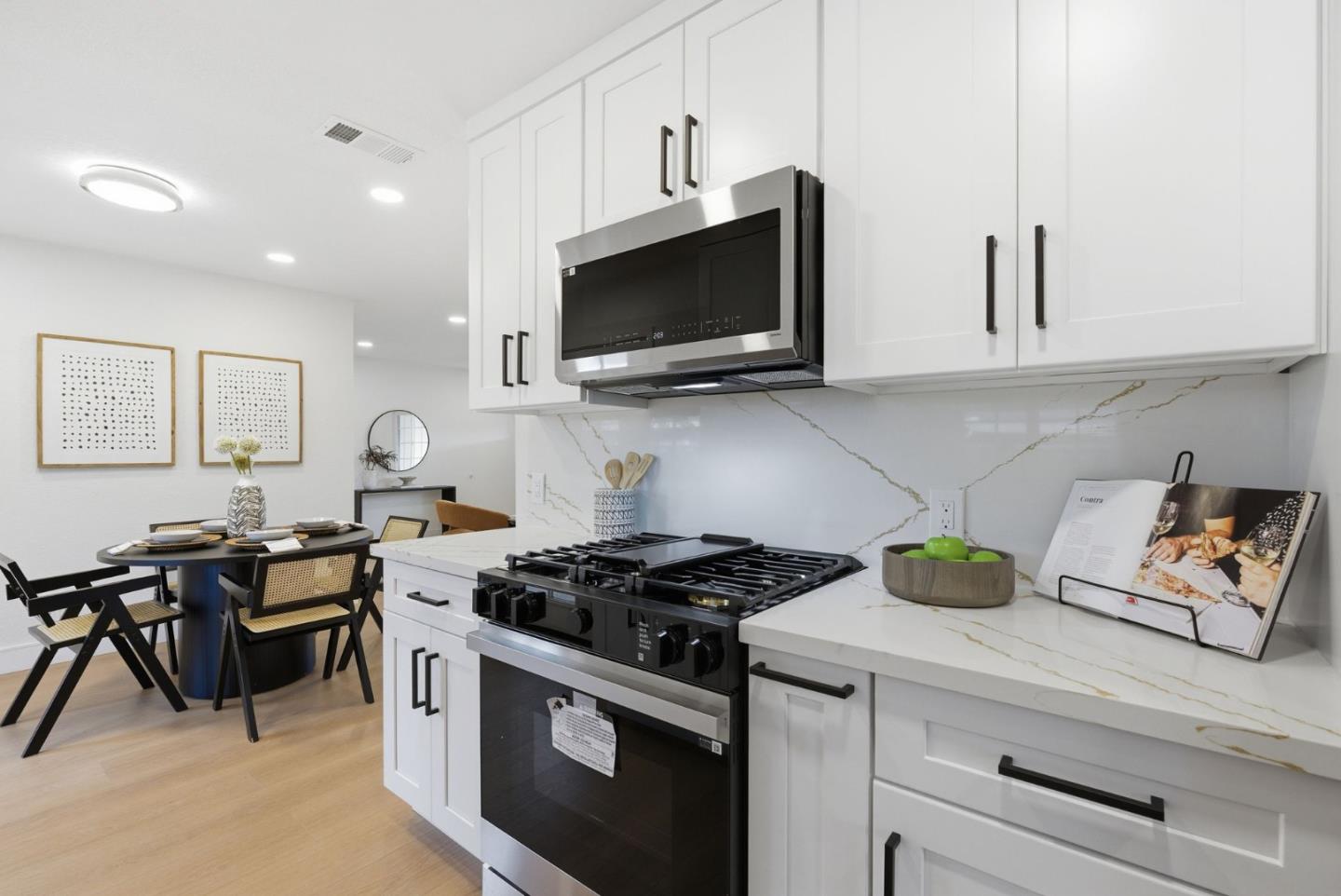 Detail Gallery Image 12 of 34 For 2165 Bray Ave, Santa Clara,  CA 95050 - 3 Beds | 2/1 Baths