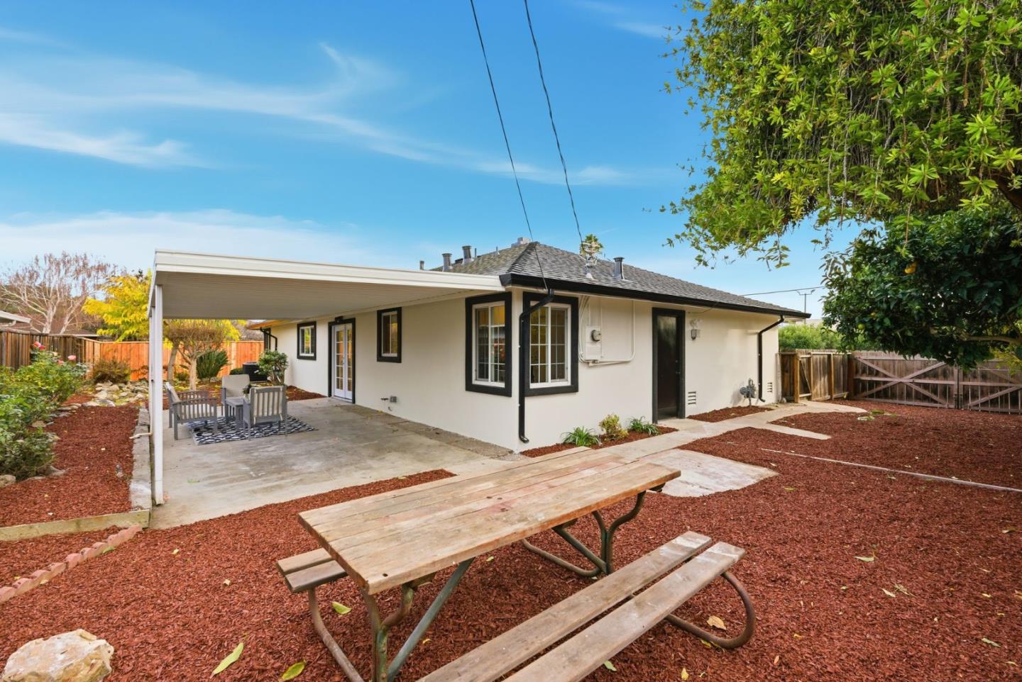 Detail Gallery Image 27 of 34 For 2165 Bray Ave, Santa Clara,  CA 95050 - 3 Beds | 2/1 Baths