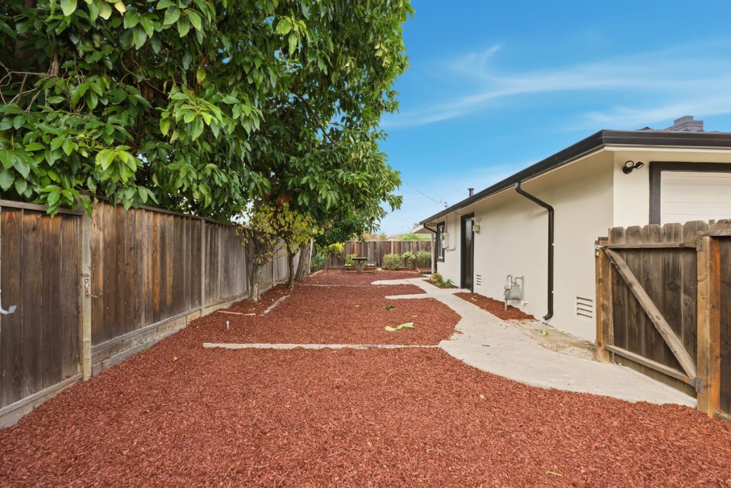 Detail Gallery Image 33 of 34 For 2165 Bray Ave, Santa Clara,  CA 95050 - 3 Beds | 2/1 Baths