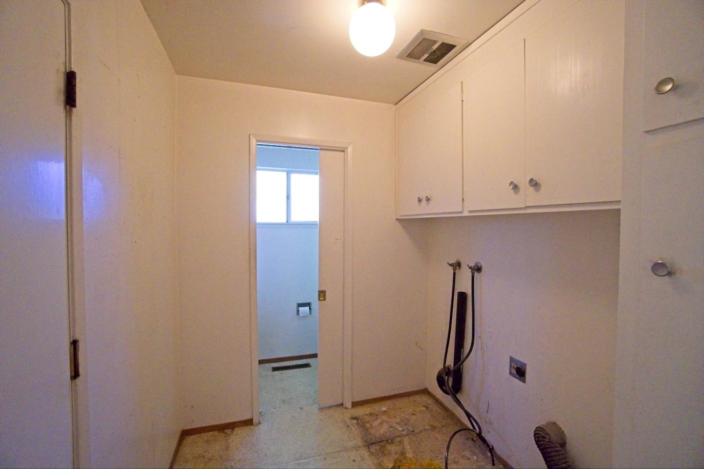 Detail Gallery Image 12 of 21 For 6256 Tracel Dr, San Jose,  CA 95129 - 3 Beds | 2/1 Baths