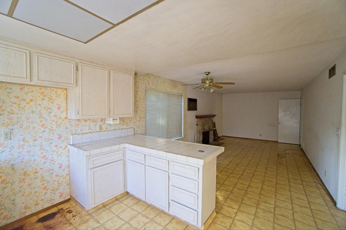 Detail Gallery Image 8 of 21 For 6256 Tracel Dr, San Jose,  CA 95129 - 3 Beds | 2/1 Baths