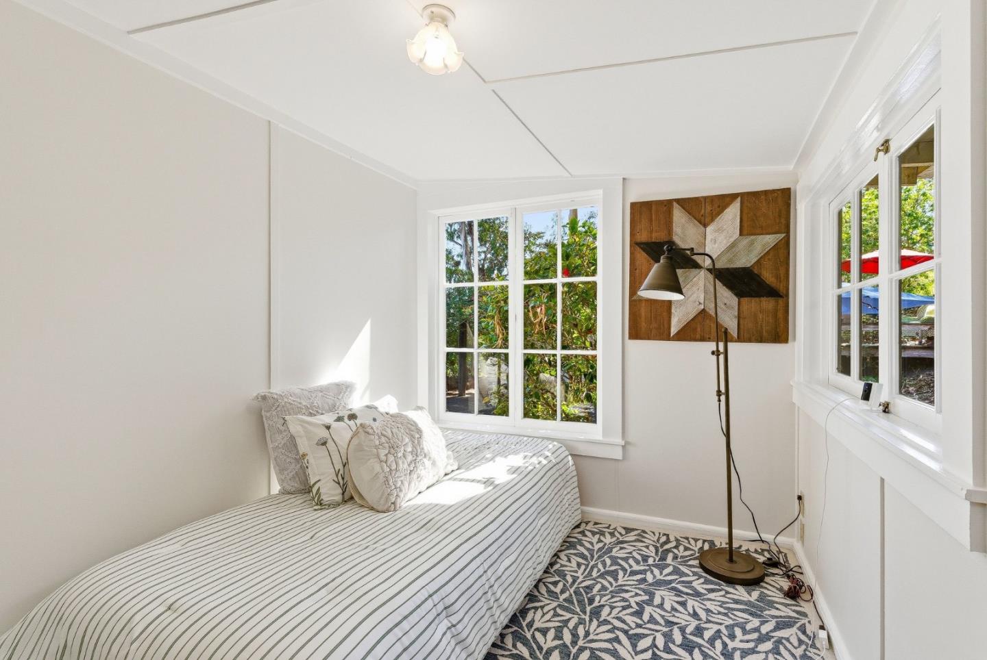 Detail Gallery Image 14 of 36 For 1520 Escalona Dr, Santa Cruz,  CA 95060 - 4 Beds | 2 Baths