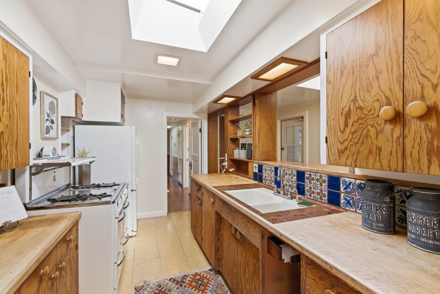 Detail Gallery Image 27 of 36 For 1520 Escalona Dr, Santa Cruz,  CA 95060 - 4 Beds | 2 Baths