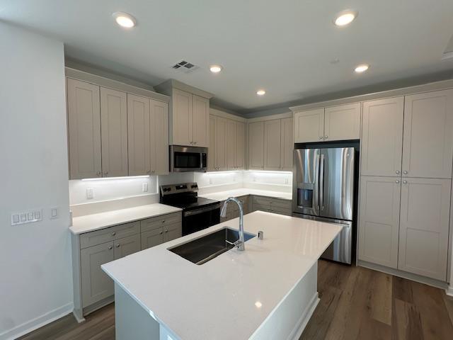 Detail Gallery Image 2 of 31 For 9423 N Sepulveda Blvd #5,  North Hills,  CA 91343 - 2 Beds | 2 Baths