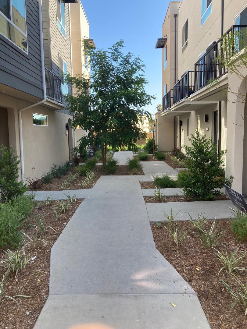 Detail Gallery Image 27 of 31 For 9423 N Sepulveda Blvd #5,  North Hills,  CA 91343 - 2 Beds | 2 Baths