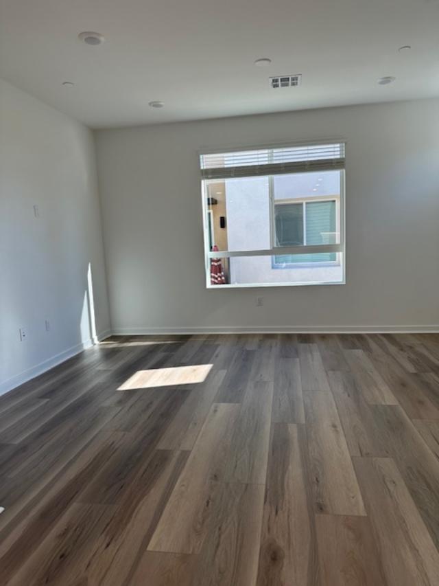 Detail Gallery Image 4 of 31 For 9423 N Sepulveda Blvd #5,  North Hills,  CA 91343 - 2 Beds | 2 Baths