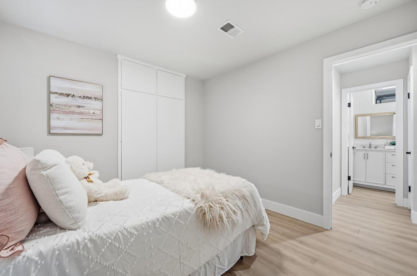 Detail Gallery Image 24 of 46 For 2990 Knights Bridge Rd, San Jose,  CA 95132 - 4 Beds | 2 Baths