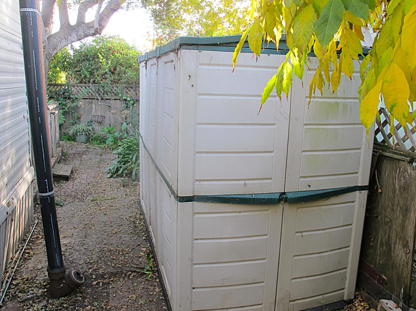 Detail Gallery Image 5 of 13 For 2355 Brommer #4,  Santa Cruz,  CA 95062 - 2 Beds | 1/1 Baths