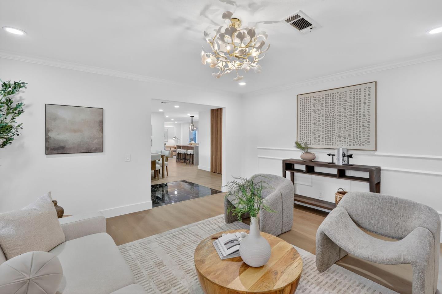 Detail Gallery Image 3 of 36 For 903 Lanewood Dr, San Jose,  CA 95125 - 4 Beds | 2 Baths