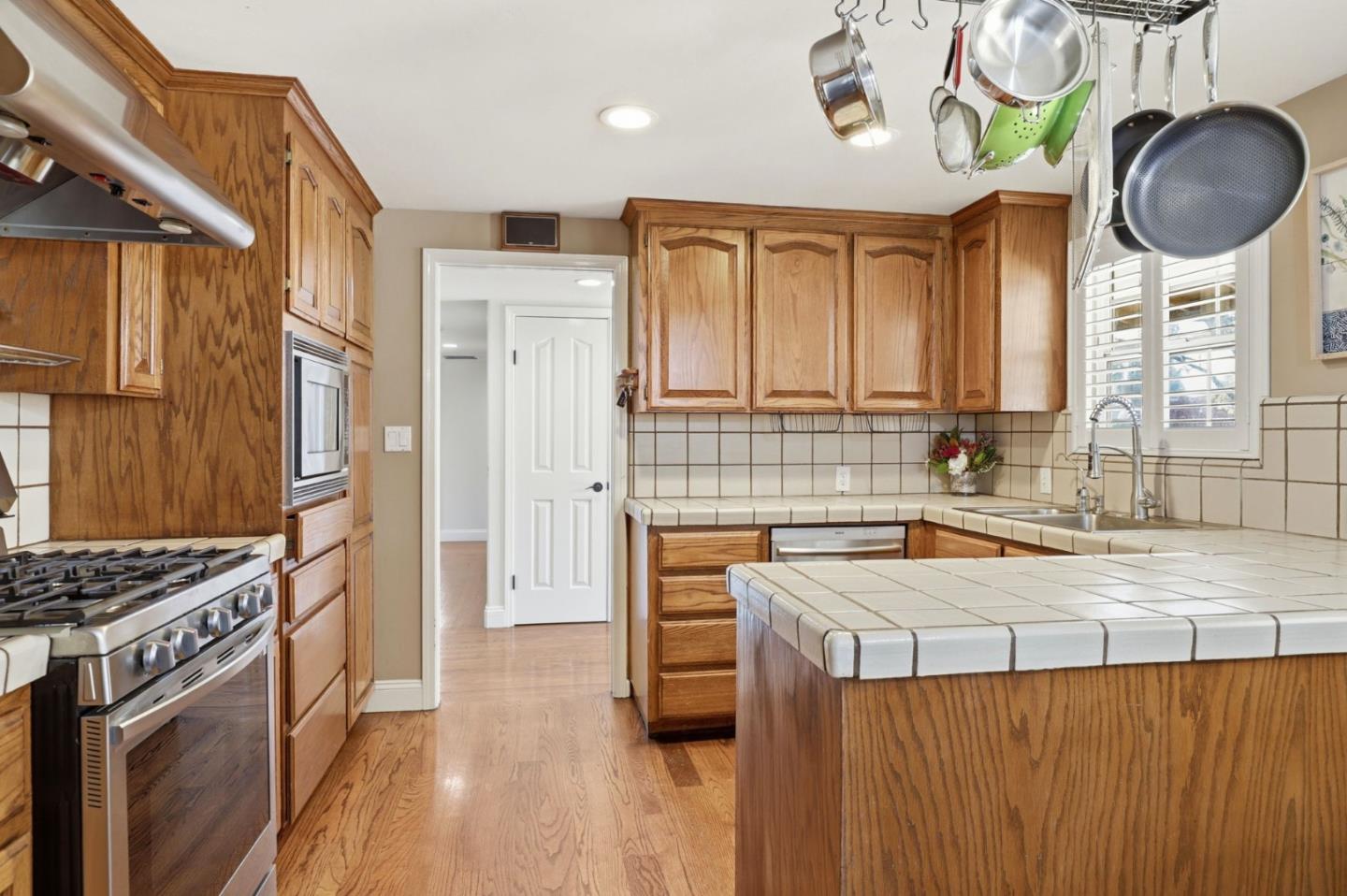 Detail Gallery Image 25 of 33 For 7460 Miller Ave, Gilroy,  CA 95020 - 4 Beds | 2/1 Baths