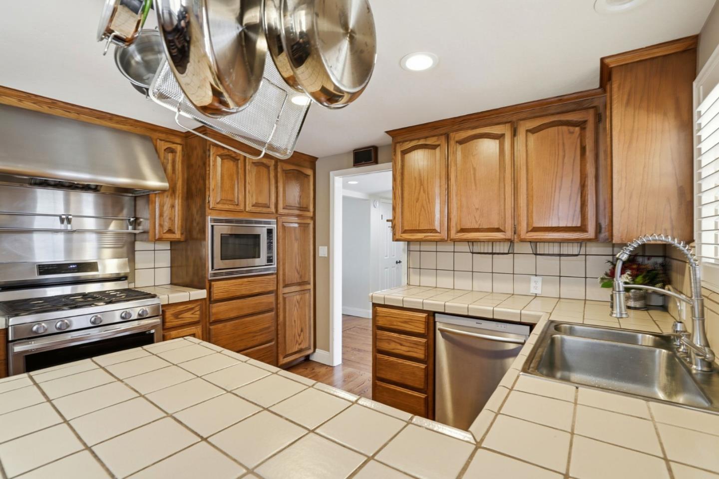 Detail Gallery Image 27 of 33 For 7460 Miller Ave, Gilroy,  CA 95020 - 4 Beds | 2/1 Baths