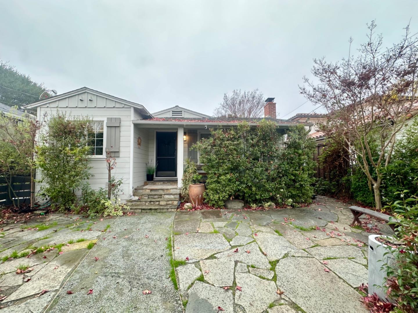 Front Image Thumbnail for ML82029702