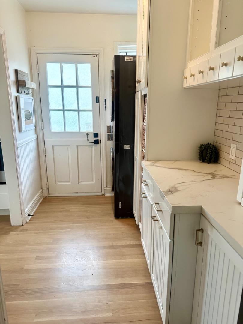 Detail Gallery Image 14 of 18 For 456 King St, Redwood City,  CA 94062 - 3 Beds | 1 Baths