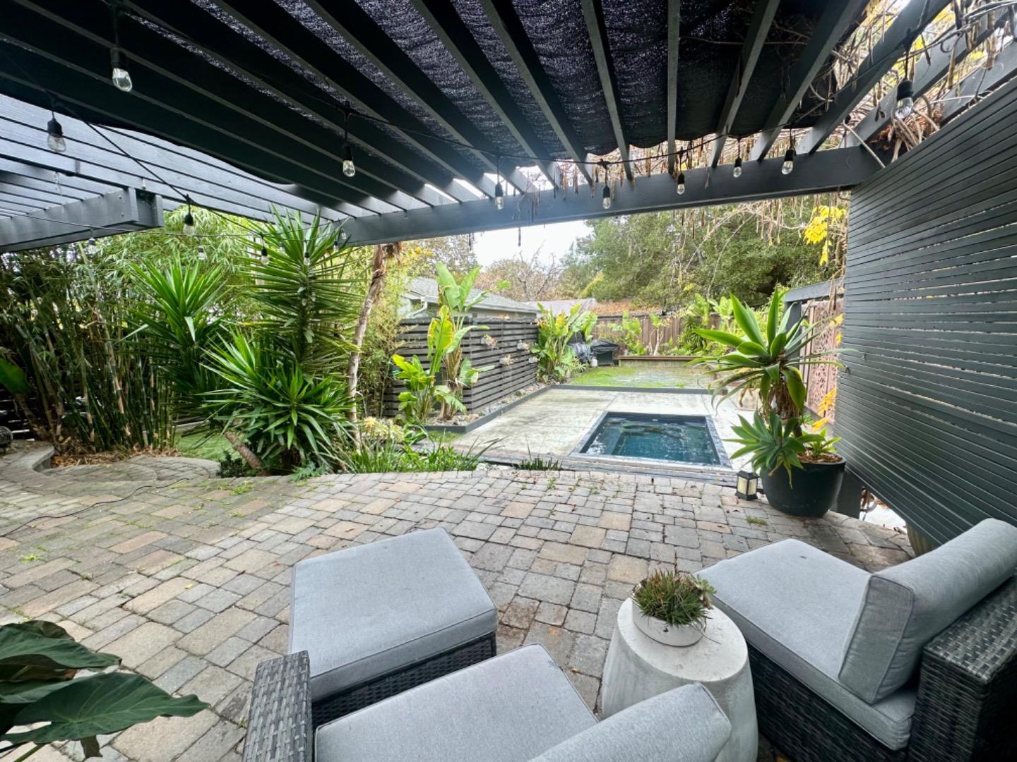 Detail Gallery Image 17 of 18 For 456 King St, Redwood City,  CA 94062 - 3 Beds | 1 Baths